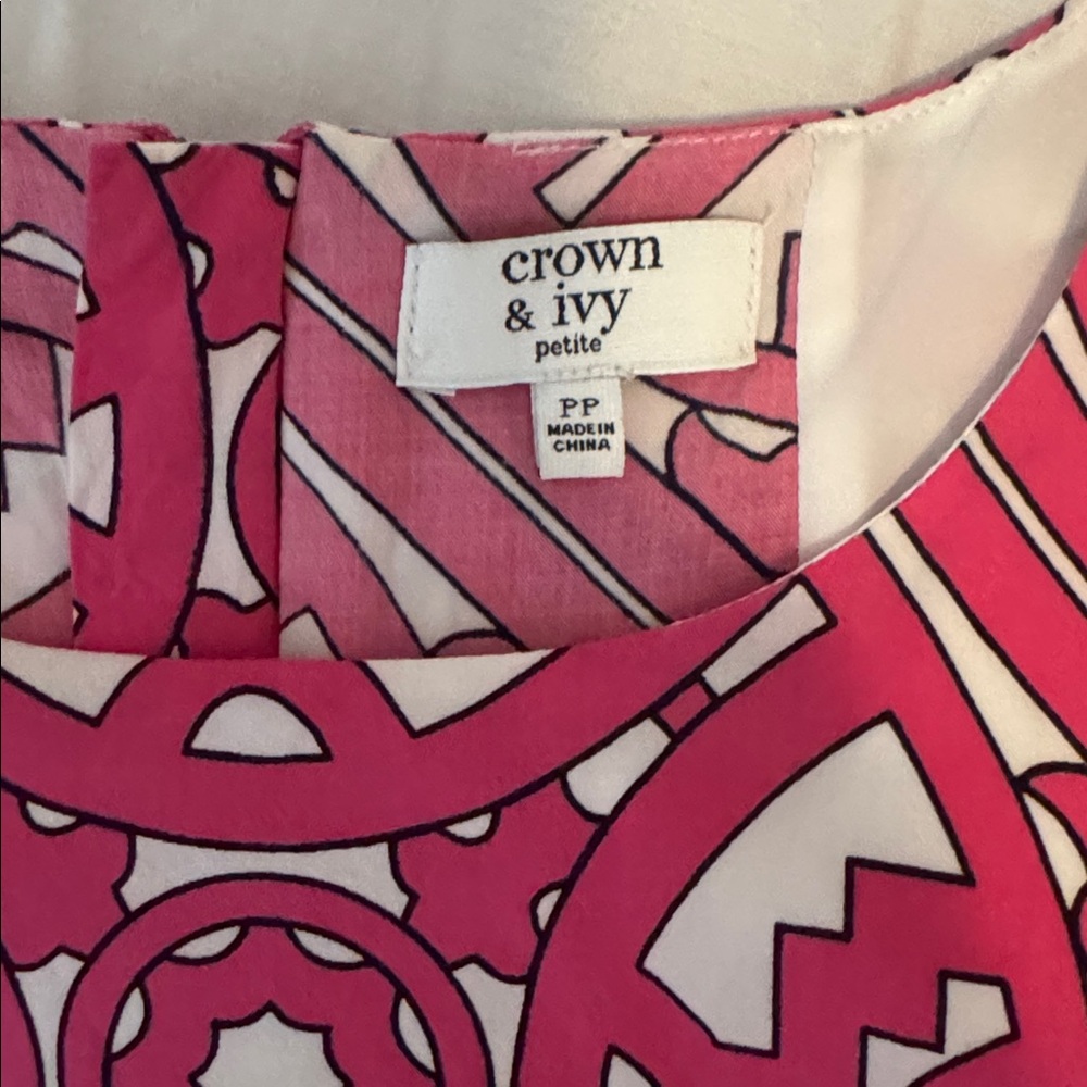 Crown & Ivy Pink Geometric Sleeveless Top – Petite XS (PP) - Picture 2 of 3